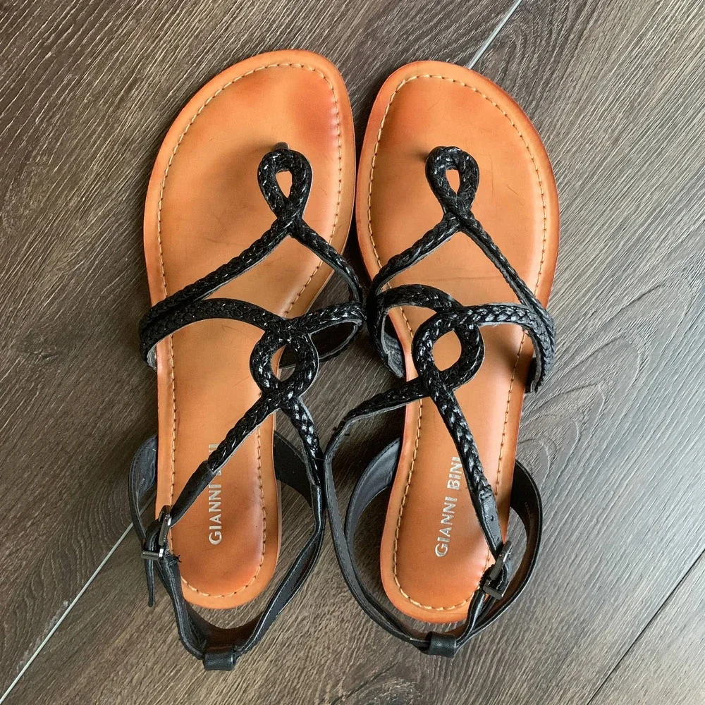 Gianni Bini black leather strappy thong braided sandals side buckle size 8 1/2 - Picture 2 of 5
